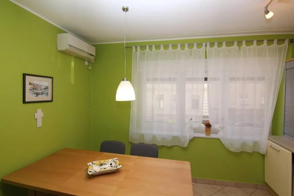 Fast Friend - Cozy Apartment In The Center With Private Garage Rijeka Kroatië