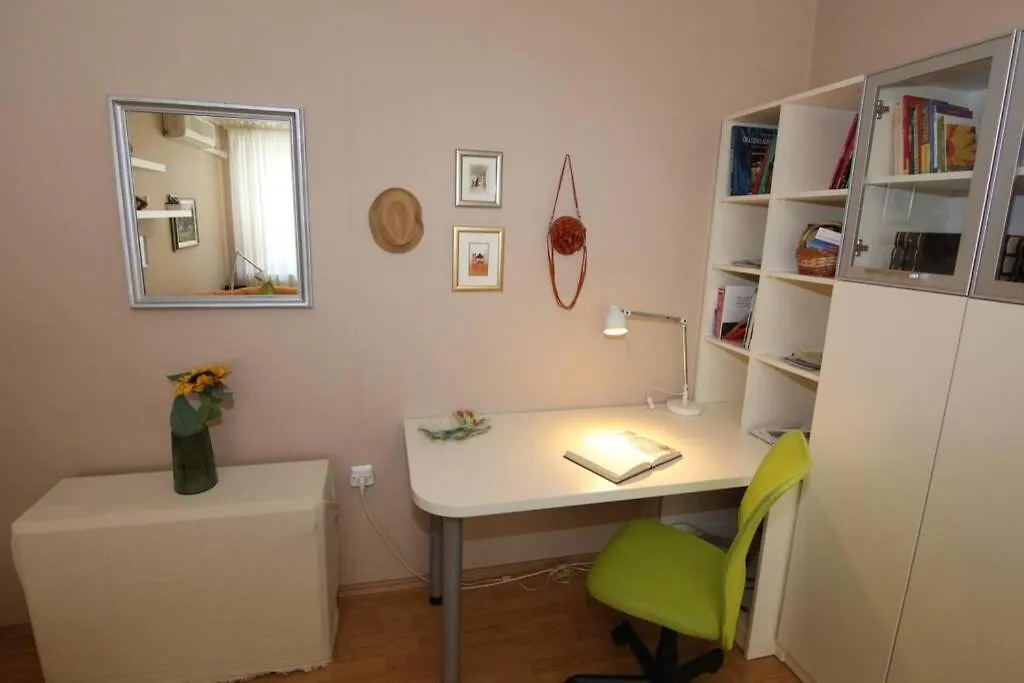 Fast Friend - Cozy Apartment In The Center With Private Garage Rijeka