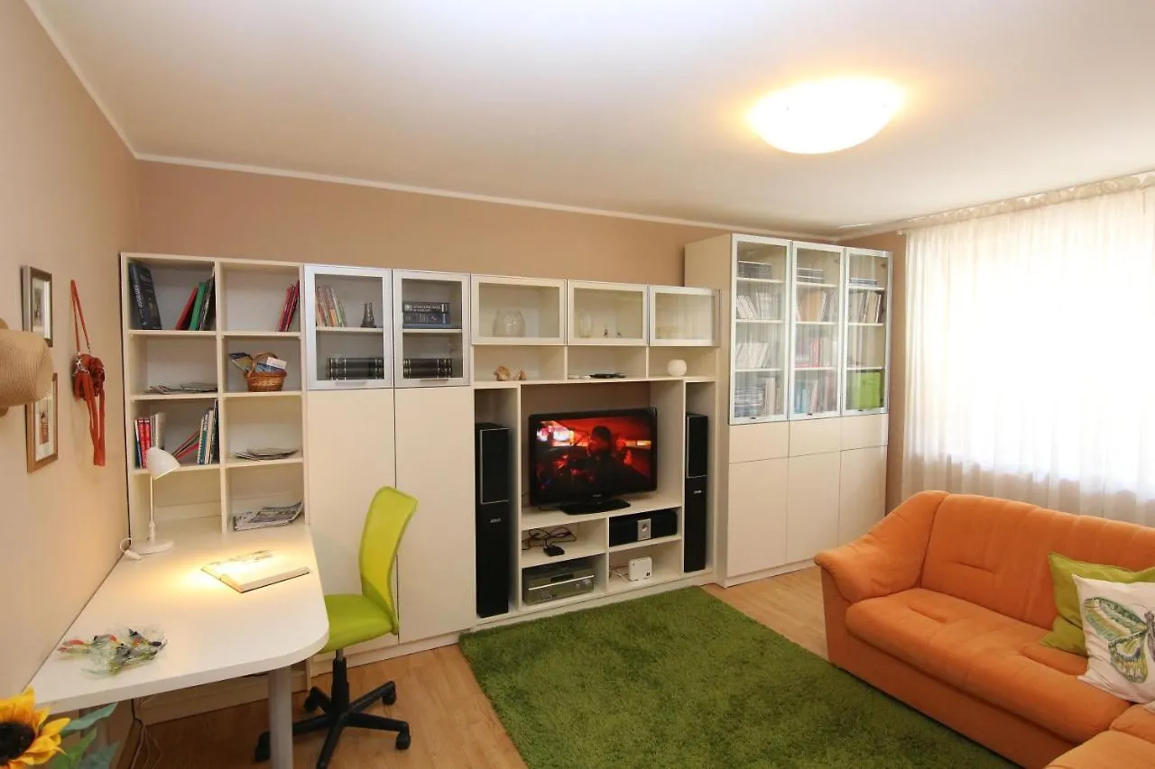 Fast Friend - Cozy Apartment In The Center With Private Garage Rijeka