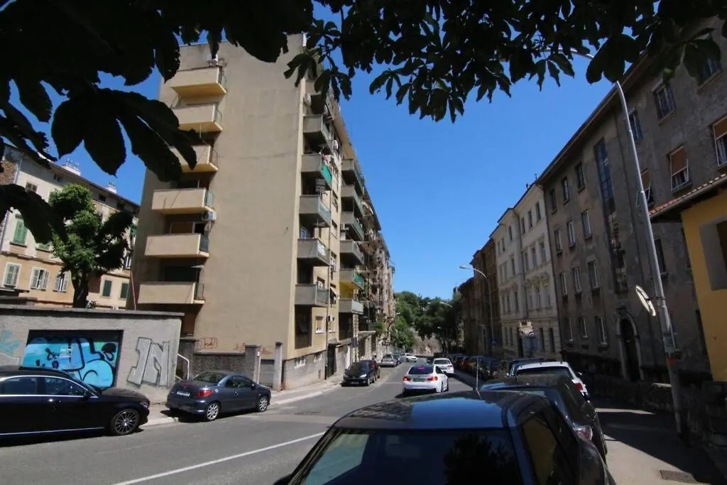 Fast Friend - Cozy Apartment In The Center With Private Garage Rijeka Croatia