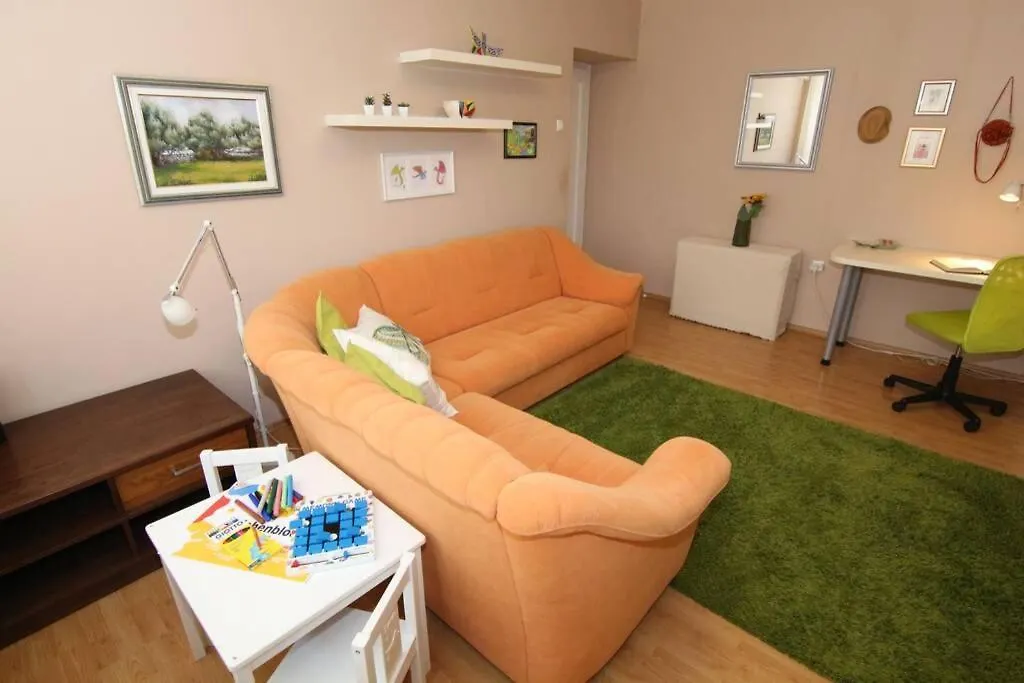 Fast Friend - Cozy Apartment In The Center With Private Garage Rijeka